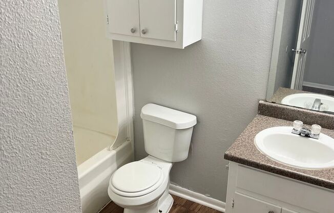 1 bed, 1 bath, 721 sqft, $695, Unit C5