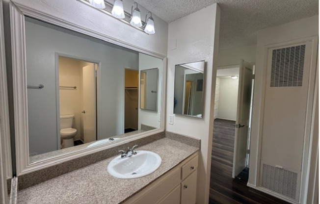 1 bed, 1 bath, 716 sqft, $2,150, Unit E019