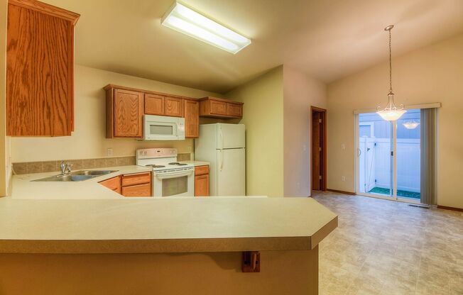 Cottonwood Grove 1007 S 91st