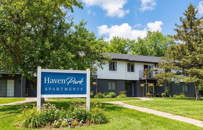 2 beds, 1 bath, 895 sqft, $1,399, Unit 2426 - 7