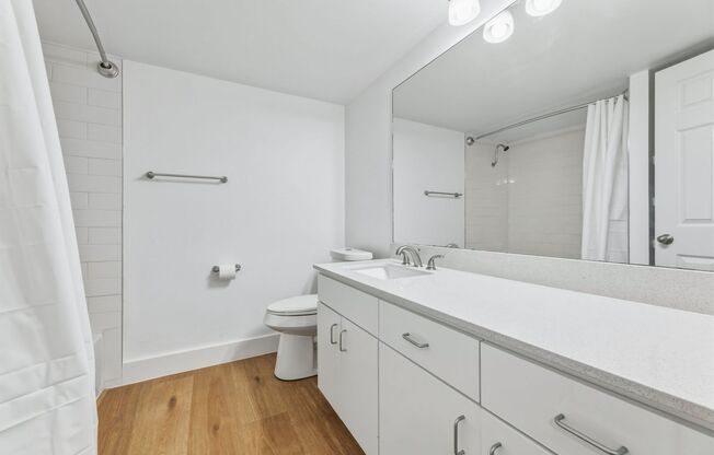 2 beds, 1 bath, 950 sqft, $2,750, Unit 705