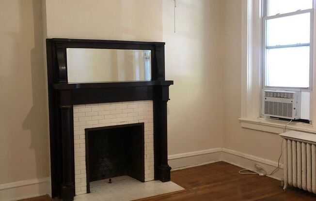 2 beds, 1 bath, $1,550, Unit Lower Flat