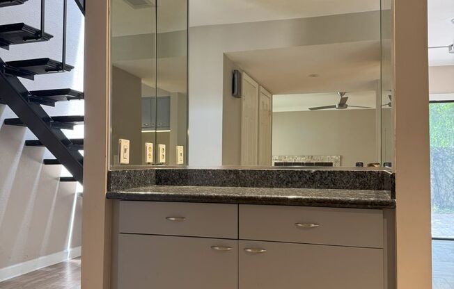 Beautifully updated 2 bedroom 2.5 bath townhome in highly desirable Lake Ivanhoe!
