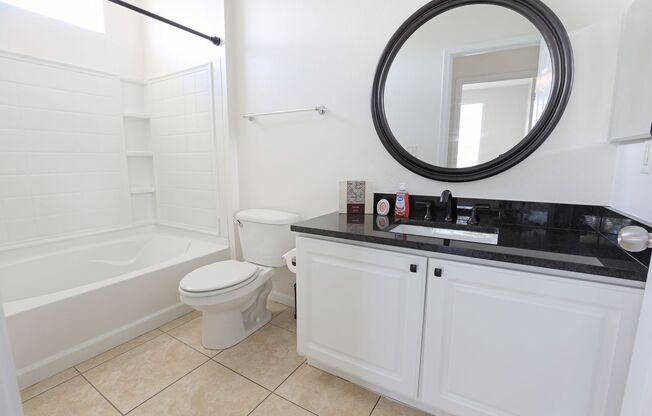 3 beds, 2 baths, $2,150, Unit Apt 711