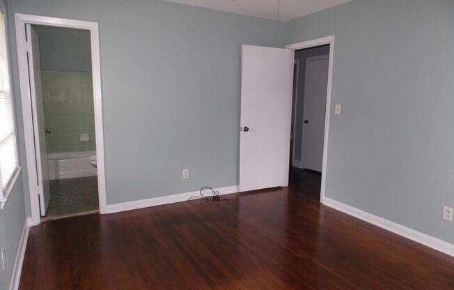 3 beds, 2 baths, 1,568 sqft, $1,400