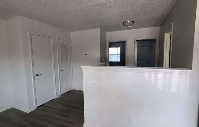 2 beds, 1 bath, 855 sqft, $1,049, Unit 3364-02