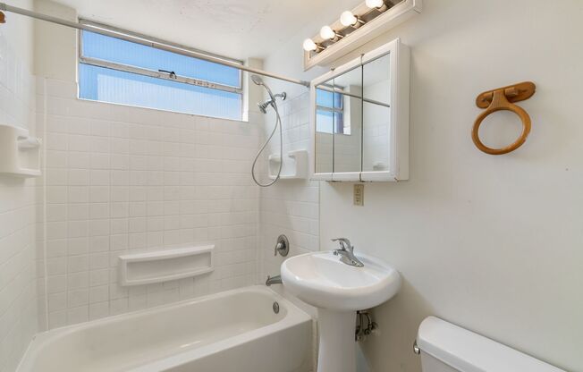 1 bed, 1 bath, 600 sqft, $1,199, Unit 305