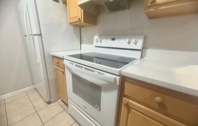 877 PARK MNR DR