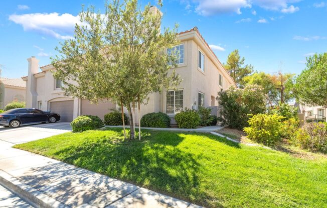 Welcome to 505 Escoto Place — a beautiful 3 bed/2.5bath townhome nestled in the desirable Henderson area!