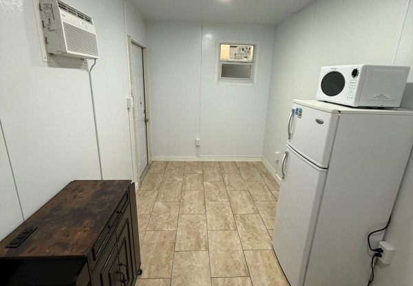 231 W 41 ST