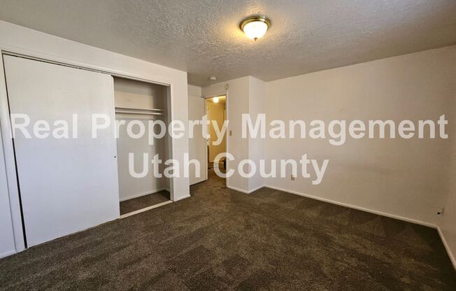 2 beds, 1 bath, 846 sqft, $1,100, Unit #8