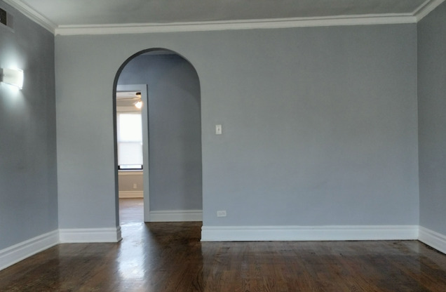 1739 W 80 ST