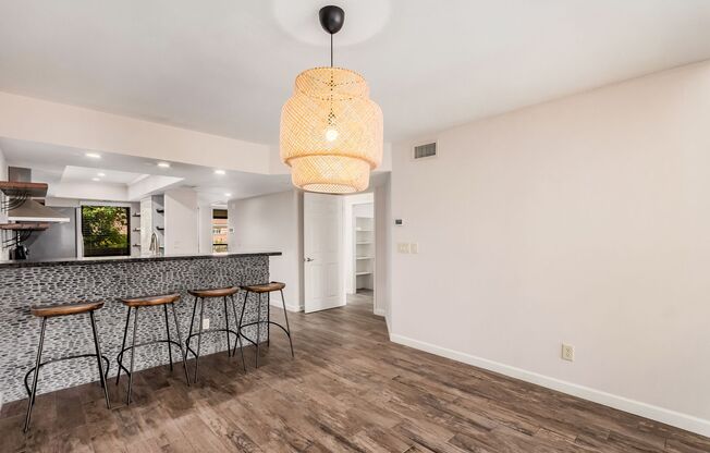 2 beds, 2 baths, $2,150