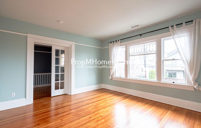 Spacious Upper Level Two Bedroom Duplex In The Heart Of NE Portland!