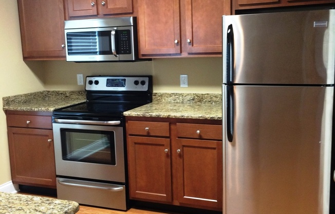 1 bed, 1 bath, 985 sqft, $895, Unit 210