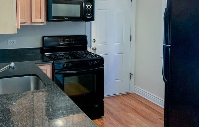 2 beds, 1 bath, 645 sqft, $2,695, Unit 1214WAV1