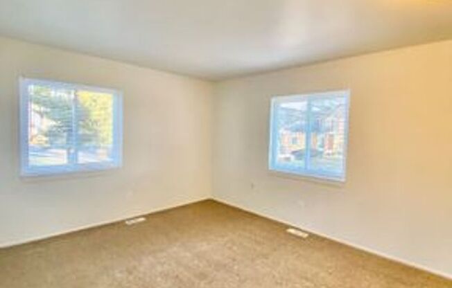 2 beds, 1 bath, 850 sqft, $1,345, Unit 810