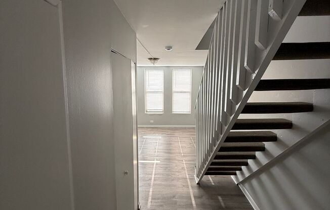 2 beds, 1.5 baths, $2,700, Unit 304