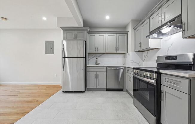 Studio, 1 bath, 361 sqft, $2,975, Unit 2I
