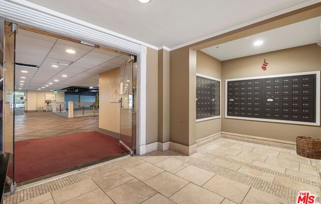 1 bed, 1 bath, 659 sqft, $1,975, Unit 327