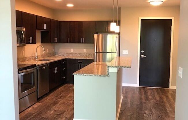 2 beds, 2 baths, 938 sqft, $1,950, Unit 204