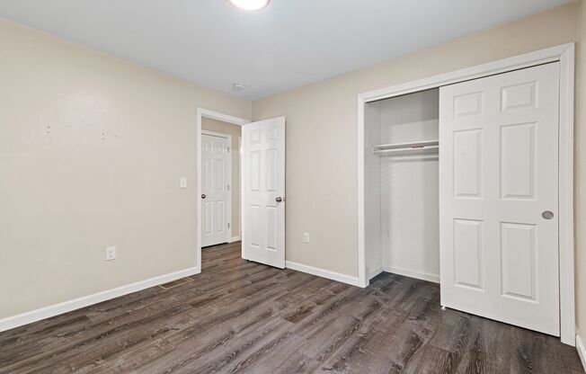 3 beds, 1 bath, $2,100, Unit 3 1/2 Baltimore Street - Unit 1