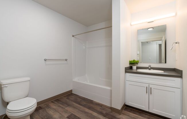 3 beds, 3 baths, 1,086 sqft, $1,882, Unit 2212