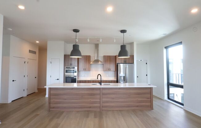 2 beds, 2 baths, 1,479 sqft, $3,850, Unit 910