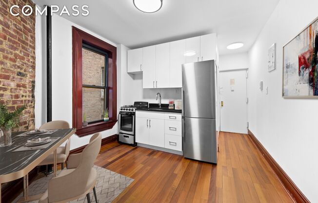 119 E 96 ST