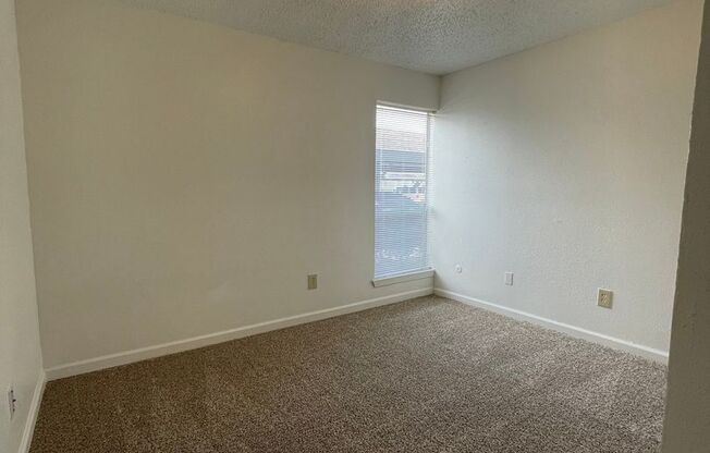 2 beds, 2 baths, 902 sqft, $1,099, Unit 134