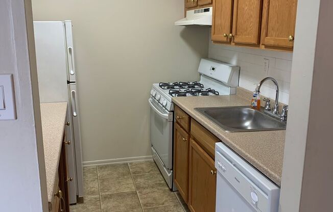 1 bed, 1 bath, 690 sqft, $1,125, Unit 1250 Highfield Ct. #201