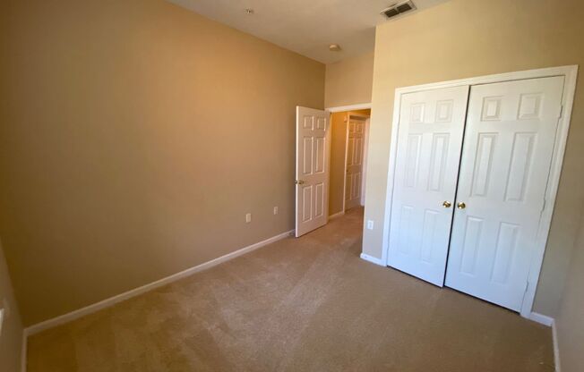 3 beds, 2 baths, $1,699, Unit # 229