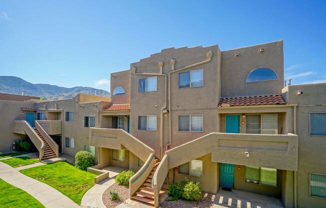 Welcome to Las Kivas Apartments