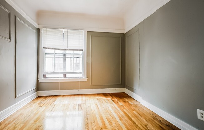 2 beds, 1 bath, 1,000 sqft, $1,495, Unit 4232 1/2 - 2E