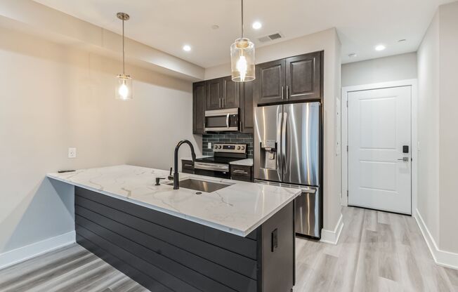 1 bed, 1.5 baths, 1,075 sqft, $1,695, Unit B3-U4