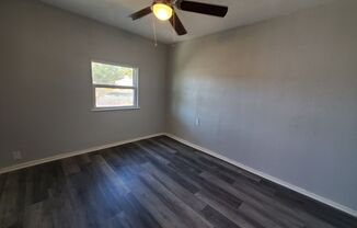 2 beds, 1 bath, $925