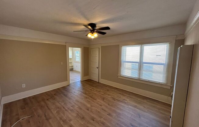 Upper Spacious Bankers Hill Unit!