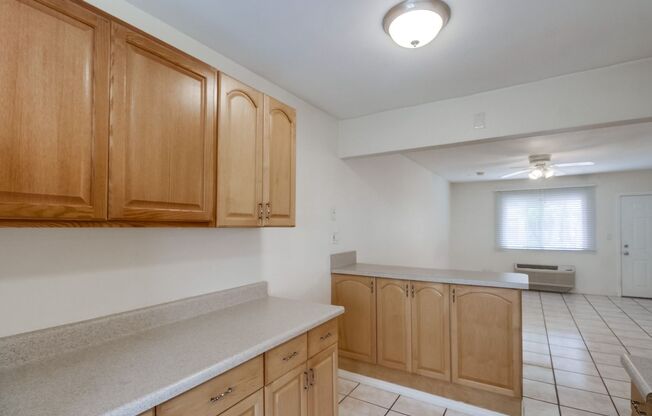 Studio, 1 bath, 420 sqft, $1,825, Unit 4
