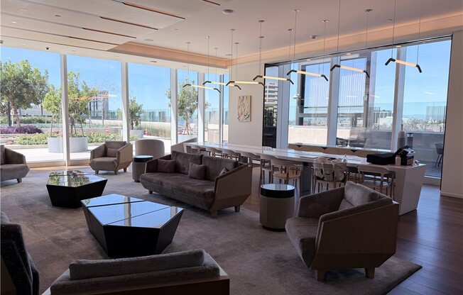 Studio, 1 bath, 480 sqft, $4,800