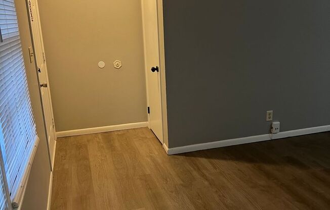 2 bedrooms, 1 bath duplex