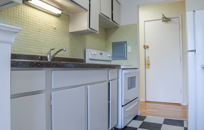 6161 N WINTHROP