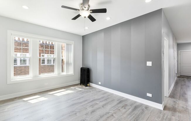 3 beds, 1 bath, 850 sqft, $2,475, Unit 6954-3
