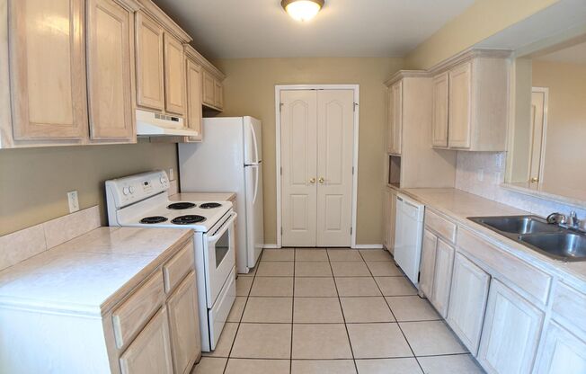 301 E. New Hampshire St. - 2 Bedroom/2.5 Bath - Move In Special