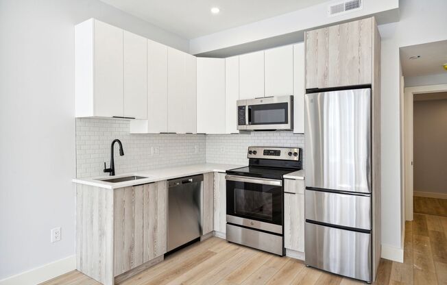 1 bed, 1 bath, 520 sqft, $1,975, Unit 14