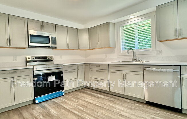 3104 N 19 ST