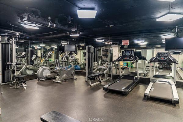 1 bed, 1 bath, 740 sqft, $3,000, Unit 326