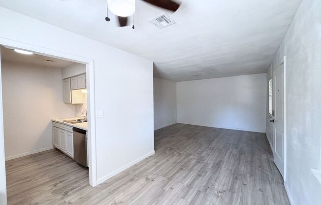 2 beds, 1 bath, 829 sqft, $975, Unit 40