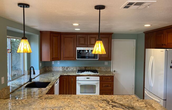 Available NOW Charming 3-Bedroom Home for Rent in Carlsbad, CA!