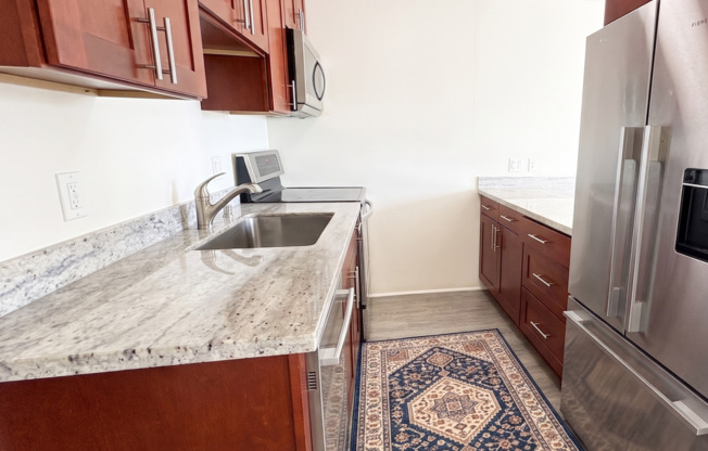 3 beds, 1 bath, $2,895, Unit R-412