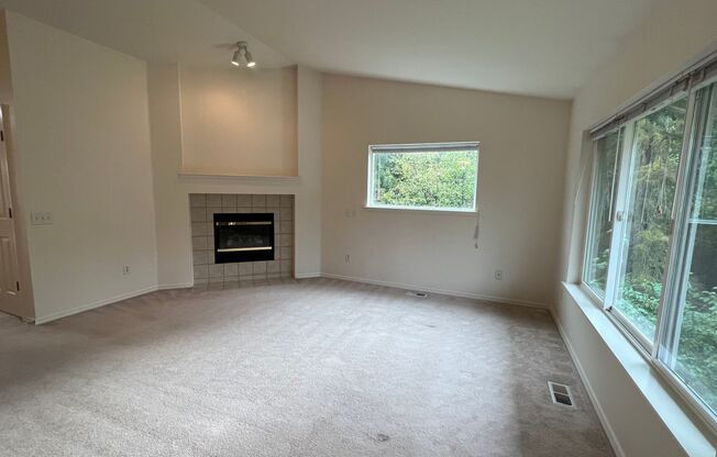 (3) Bedroom, (2) Bathroom Townhouse in Independence Park - Available NOW!